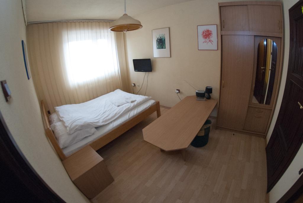 Pensjonat Kawiarni Muzealnej Goluchow 外观 照片